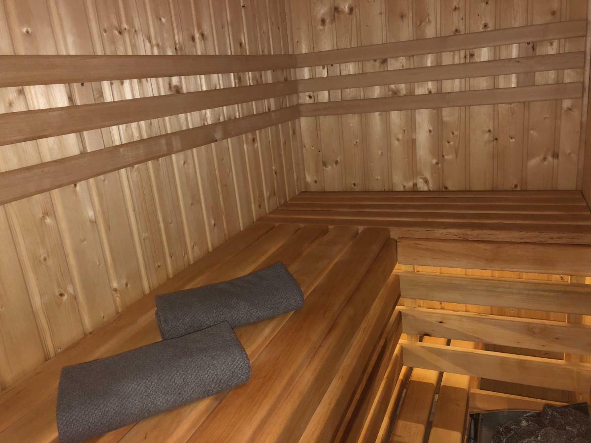 Family Sauna Apartments: Downtown Rynek Centrum Kielce Exterior photo